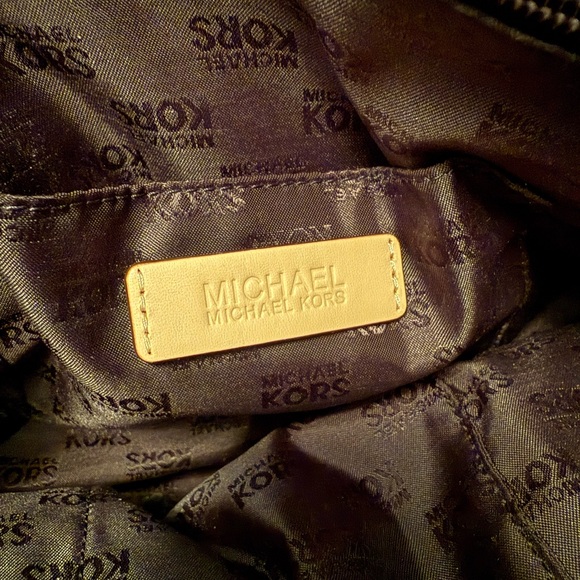 Michael Kors Black and Tan Tote Bag with Gold Hardware - Picture 4 of 9